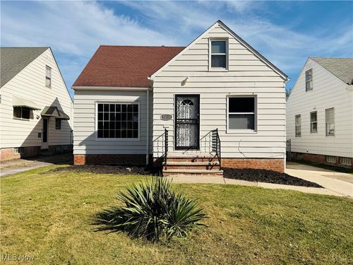 5239 Arch St, Maple Heights, OH, 44137-1507 | Card Image