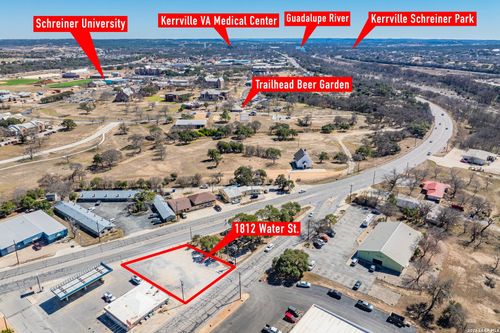 1812 Water St, Kerrville, TX, 78028 | Card Image