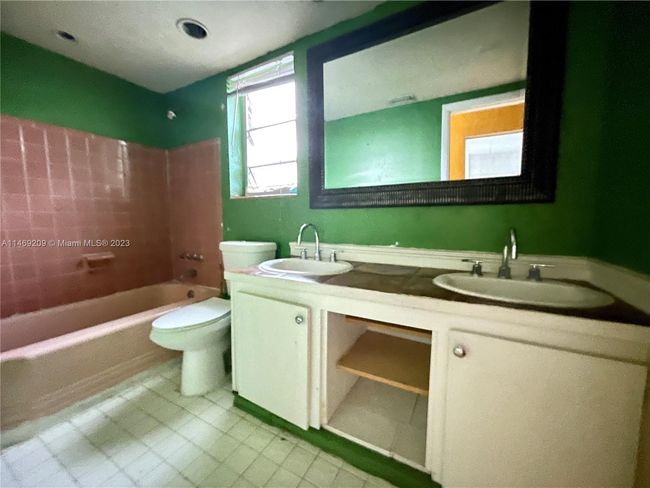 230 Ne 175 Th Ter, House other with 3 bedrooms, 2 bathrooms and null parking in North Miami Beach FL | Image 13