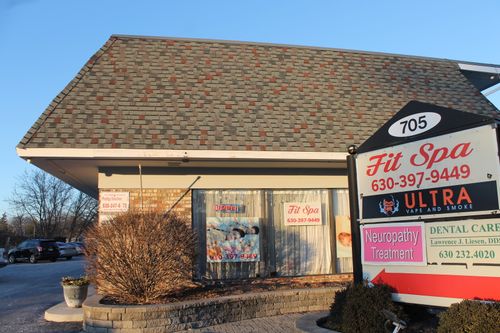 705 E State St, Geneva, IL, 60134-2374 | Card Image