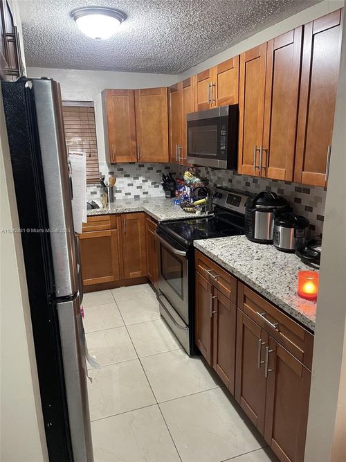apt-105-6060 W 21st Ct, Hialeah, FL, 33016-2687 | Card Image