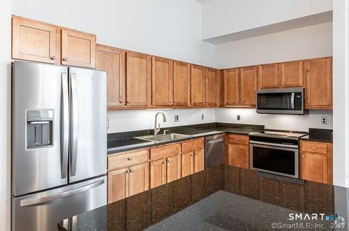 303-15 Dinah Rd, West Hartford, CT, 06107-4228 | Card Image