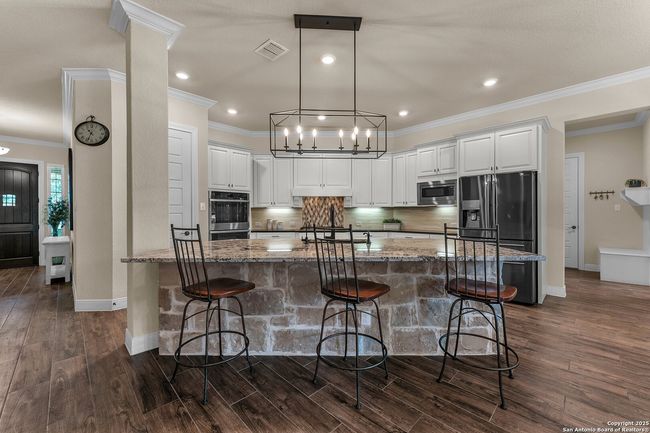 663 Private Road 1712, House other with 3 bedrooms, 3 bathrooms and null parking in Mico TX | Image 30