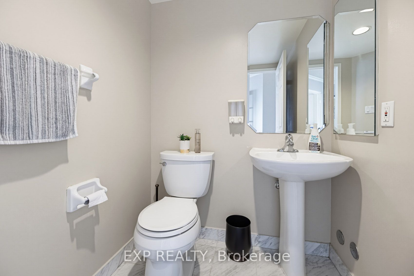 Residential in Toronto E05 4
