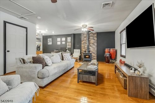 9 River View Dr, Hardwick, NJ, 07825-3303 | Card Image