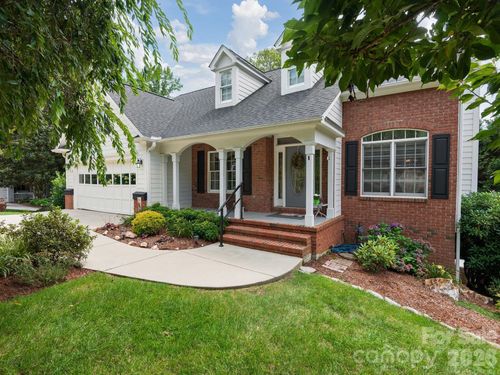15 Winding Oak Dr, Arden, NC, 28704-8433 | Card Image