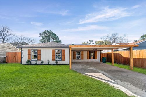 2106 Pomona Dr, Pasadena, TX, 77506-2818 | Card Image