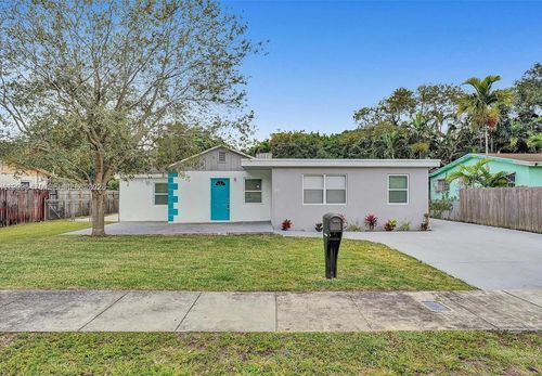 0-760 Ne 152nd St, Miami, FL, 33162 | Card Image