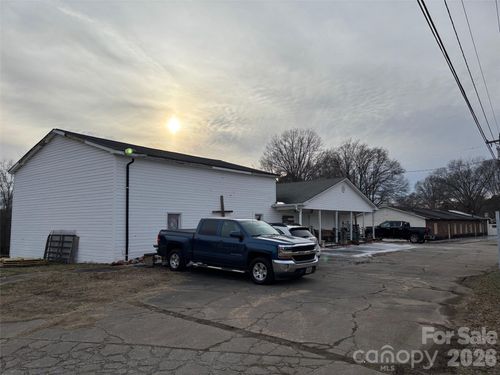 709 Cleveland Ave, Grover, NC, 28073-8548 | Card Image