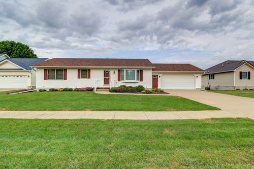 1506 10th St Nw, Clinton, IA, 52732-5054 | Card Image