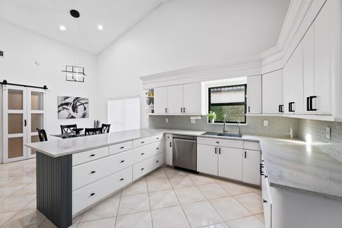 8505 Nw 77th St, Tamarac, FL, 33321-1654 | Card Image