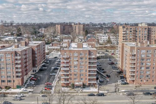 4d-345 Bronx River Rd, Yonkers, NY, 10704-3408 | Card Image