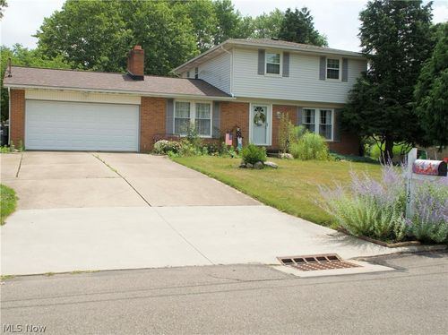1120 20th St Sw, Massillon, OH, 44647-7417 | Card Image