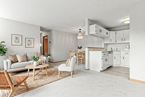 907-7610 15th Street Ln N, Oakdale, MN, 55128-6018 | Card Image