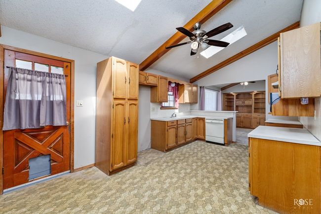 209 N Florida Ave, House other with 3 bedrooms, 3 bathrooms and 2 parking in Big Lake TX | Image 11