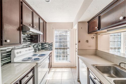 8563 Wilcrest Dr, Houston, TX, 77099-1837 | Card Image