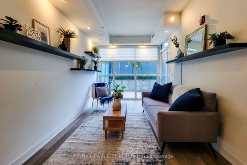 215-5240 Dundas St, Burlington, ON, L7L0J6 | Card Image