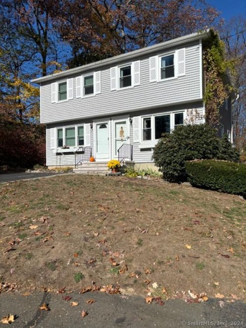 35-35 E Hills Drive, New Canaan, CT, 06840 | Card Image