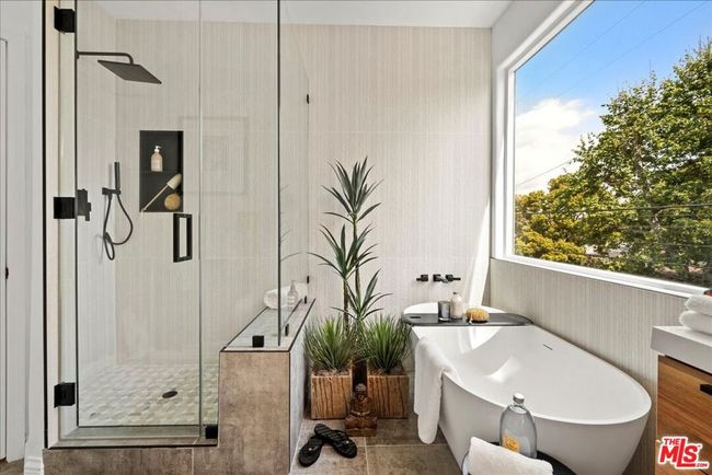 APT-11 - 4414 Moorpark Way, Townhouse with 2 bedrooms, 3 bathrooms and null parking in Toluca Lake CA | Image 22