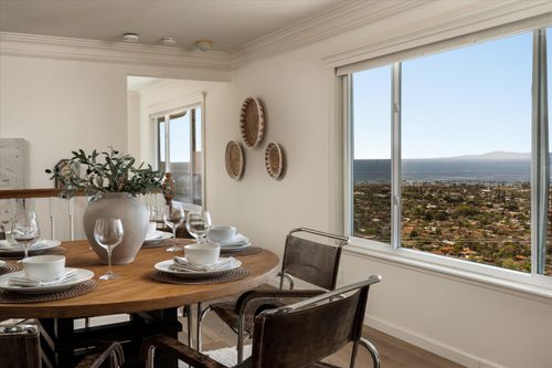 922 Roble Ln, SANTA BARBARA, CA, 93103-2047 | Card Image