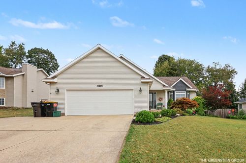 2531 Ridge Top Dr Sw, Byron Center, MI, 49315-9783 | Card Image