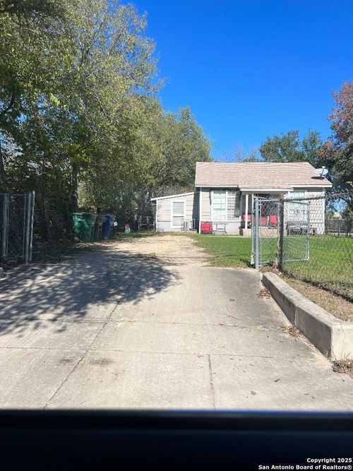 4419 N Hein Rd, San Antonio, TX, 78220-3440 | Card Image