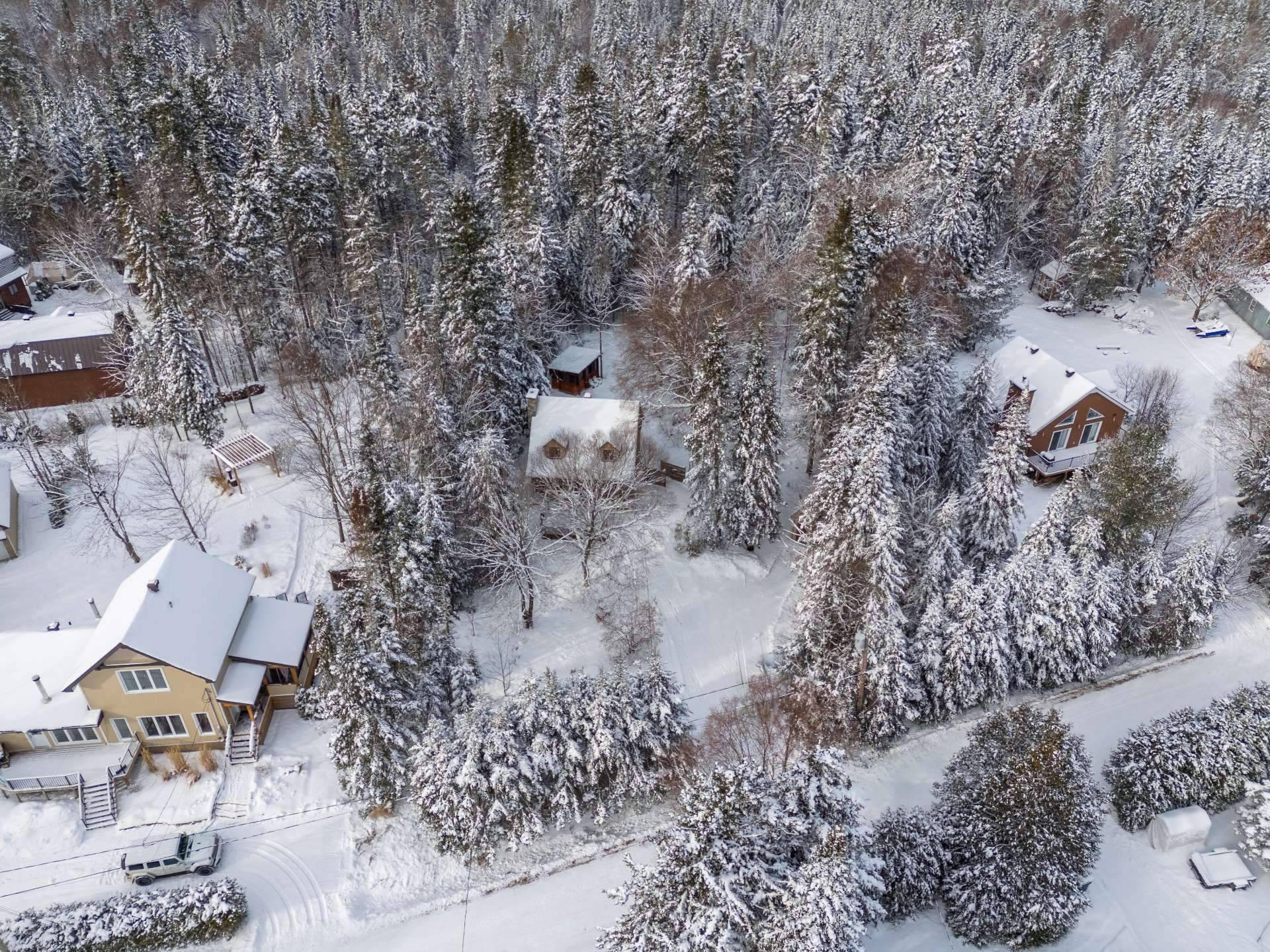 Residential in Val-des-Lacs 2