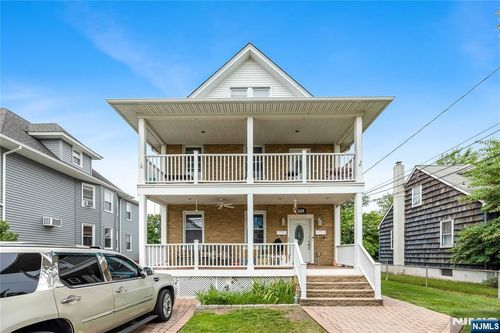 324 Union Street, Carlstadt, NJ, 07072 | Card Image