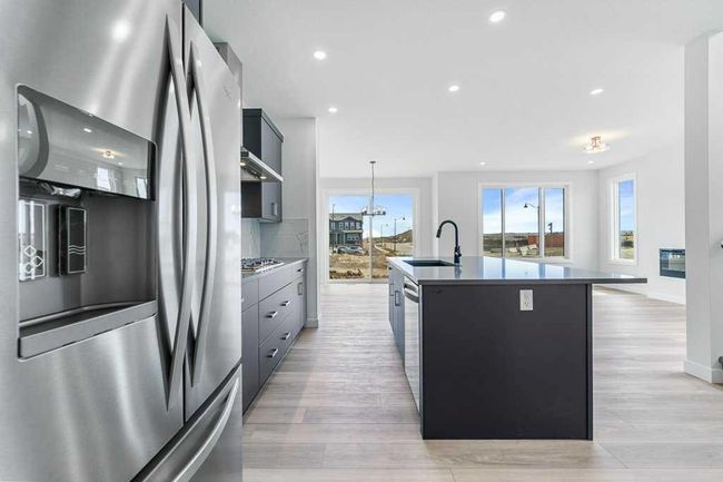 199 Legacy Reach Park Se, Home with 4 bedrooms, 2 bathrooms and 4 parking in Calgary AB | Image 7