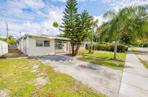 6721 Simms St, Hollywood, FL, 33024-2835 | Card Image