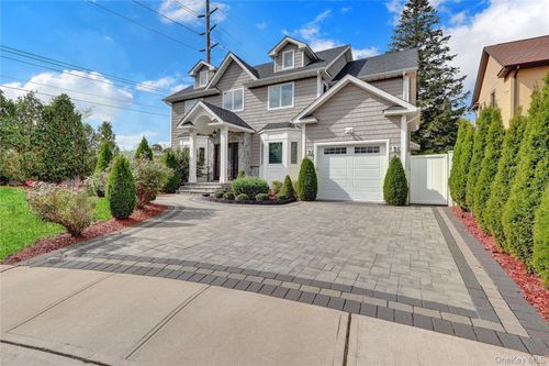 10 Fuschetto Ct, Farmingdale, NY, 11735-4262 | Card Image