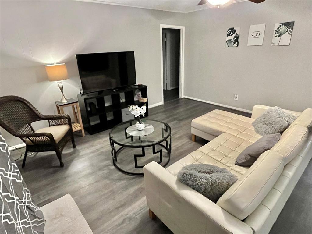 Jason St, Houston, TX 77096