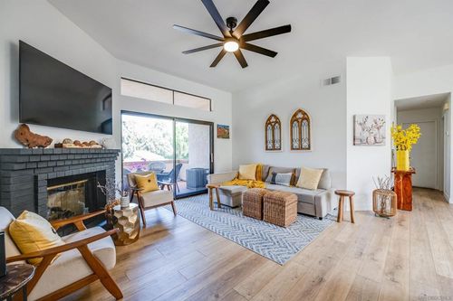 3514 Somerset Way, Carlsbad, CA, 92010-7014 | Card Image