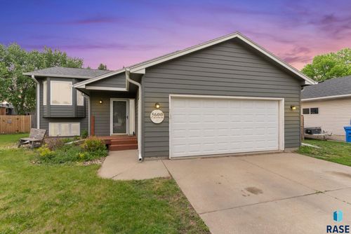 5600 W Jeanne Dr Drive, Sioux Falls, SD, 57106-3629 | Card Image