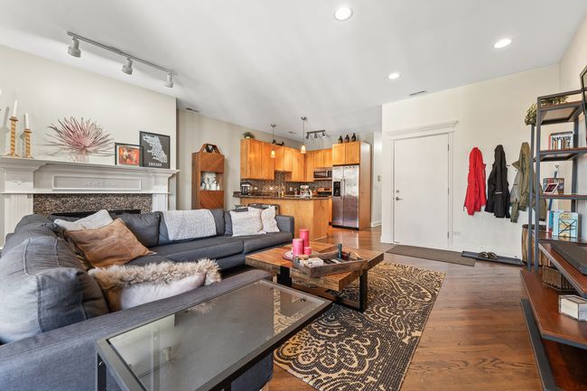 APT-3 - 822 N California Ave, Home with 3 bedrooms, 2 bathrooms and 1 parking in CHICAGO IL | Image 8
