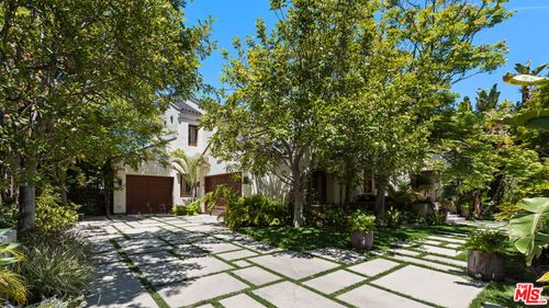13947 Durham Rd, Beverly Hills, CA, 90210-1070 | Card Image