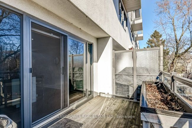 991 Dundas St E, House attached with 3 bedrooms, 3 bathrooms and 1 parking in Toronto ON | Image 19