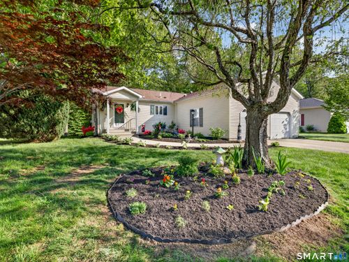 32 Indian Hill Rd, Uncasville, CT, 06382-2071 | Card Image