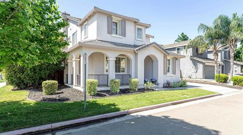 1052 Moss Ln, Lathrop, CA, 95330-8788 | Card Image