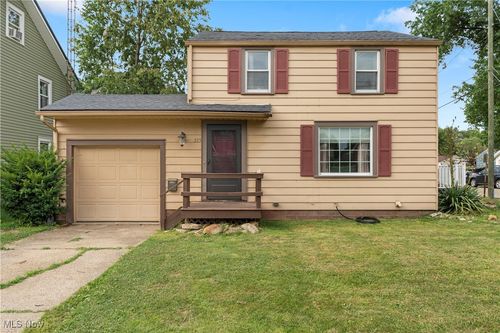 325 Lincoln Ave, Louisville, OH, 44641-1410 | Card Image