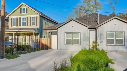 8410 Sunnyhill St, Houston, TX, 77088-5744 | Card Image