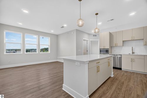 4-1109 Carver St, Traverse City, MI, 49686-4419 | Card Image
