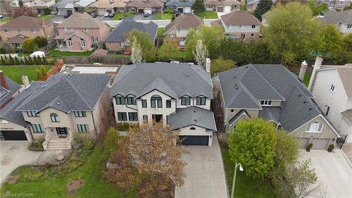 27 Elodia Crt, Hamilton, ON, L9C7R2 | Card Image