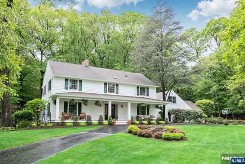 220 Ottowa Ln, Franklin Lakes, NJ, 07417-2123 | Card Image