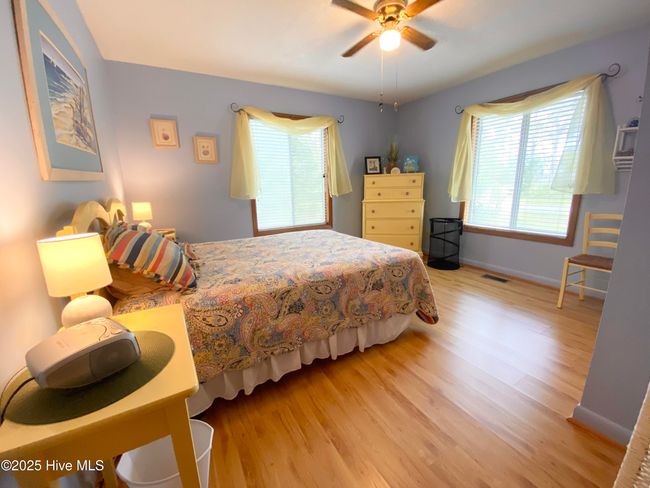 201 Ne 48 Th St, House other with 3 bedrooms, 2 bathrooms and 1 parking in Oak Island NC | Image 12
