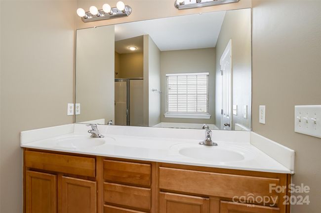 Primary Bathroom on Main | Image 9
