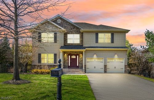 2 Himsl Ct, West Orange, NJ, 07052-1443 | Card Image