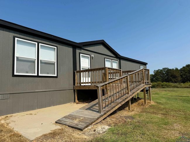 39 County Road 1206, House other with 3 bedrooms, 2 bathrooms and null parking in Daingerfield TX | Image 4