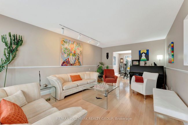 2121 Fillmore Cres, House other with 5 bedrooms, 4 bathrooms and 4 parking in Gloucester ON | Image 4