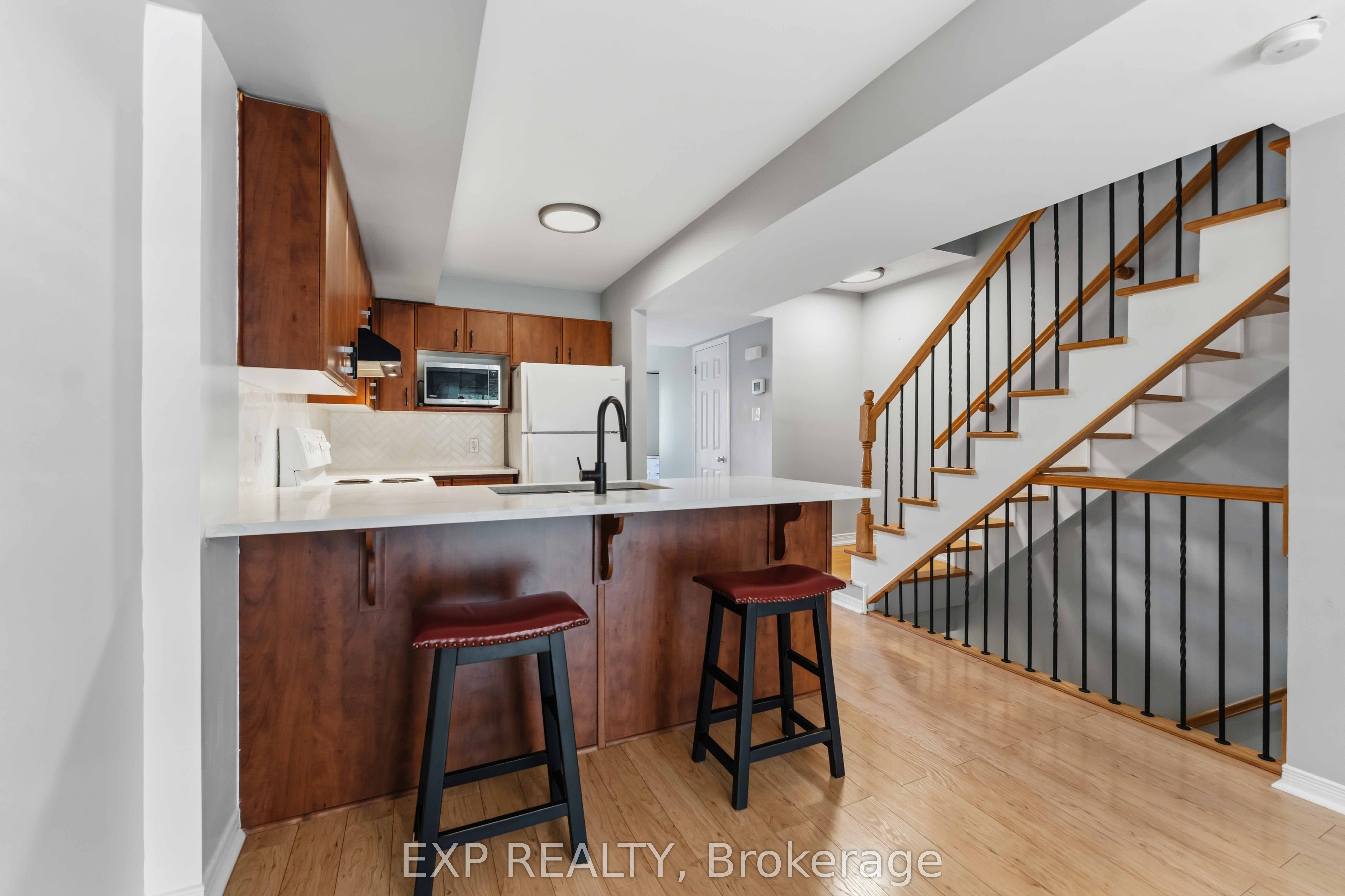 Residential in Cyrville - Carson Grove - Pineview 5